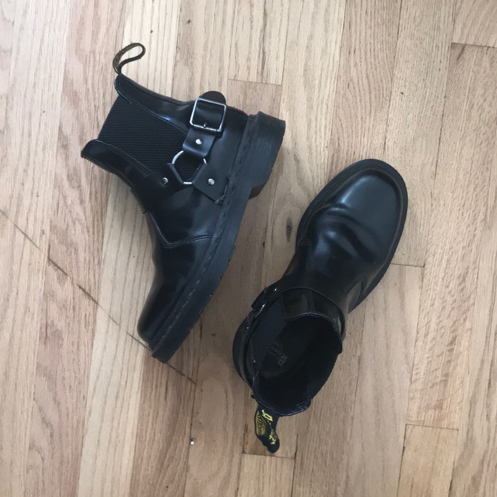 DO NOT PURCHASE!! Dr. Marten Wincox Chelsea Boots